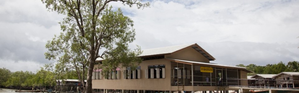 Construction and equipment of a school for sea gypsies